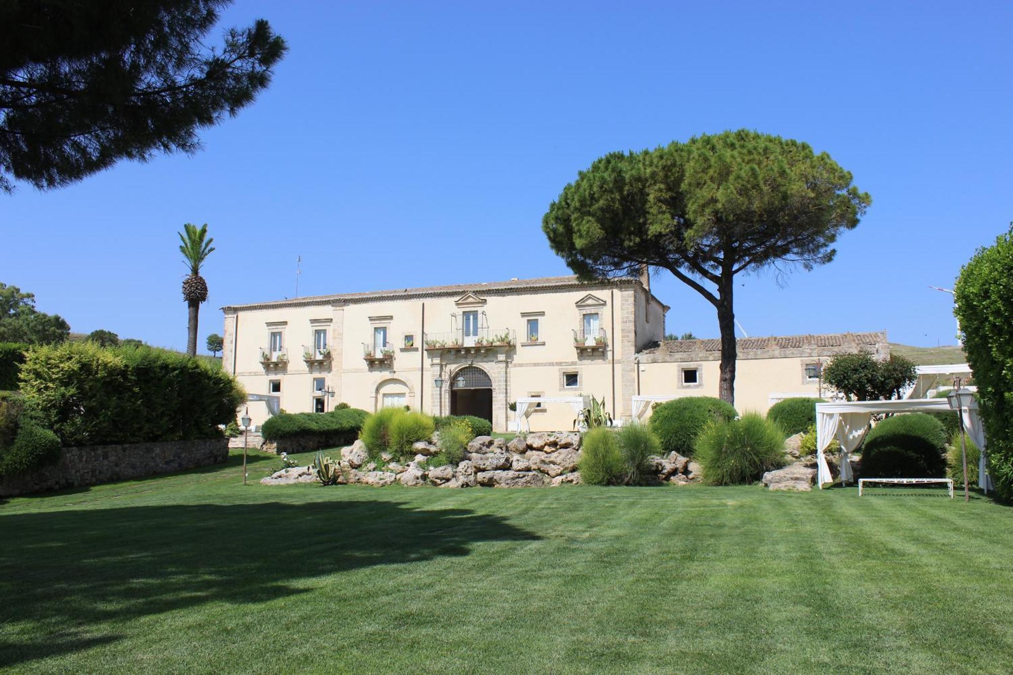 กัสเตลโล กาเมมี Hotel Vizzini ภายนอก รูปภาพ